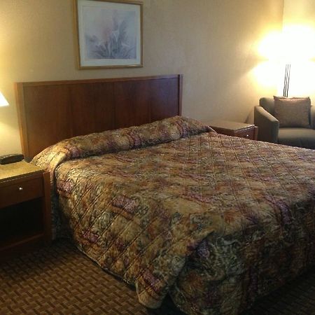Aurora Fox Valley Inn Экстерьер фото