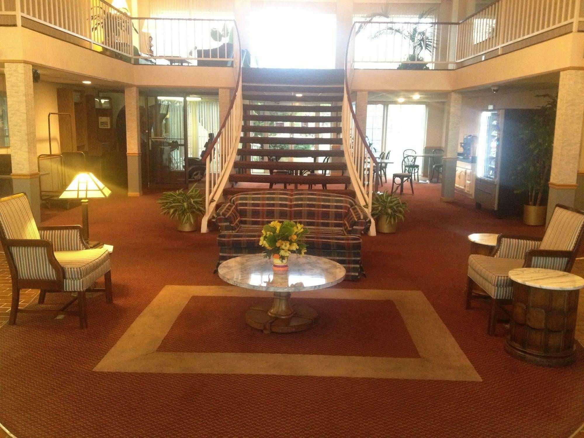 Aurora Fox Valley Inn Экстерьер фото